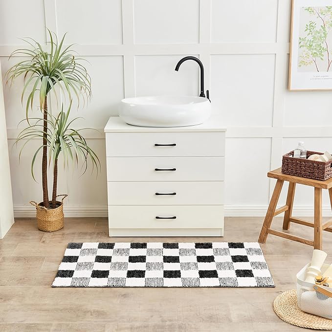 CozeCube Black Checkered Bath mats Non Slip, Fluffy Absorbent Microfiber Runner Bath mat Washable, Aesthetic Bathroom Rugs, Long Bath mat for Bathroom Floor, 47" x 24"