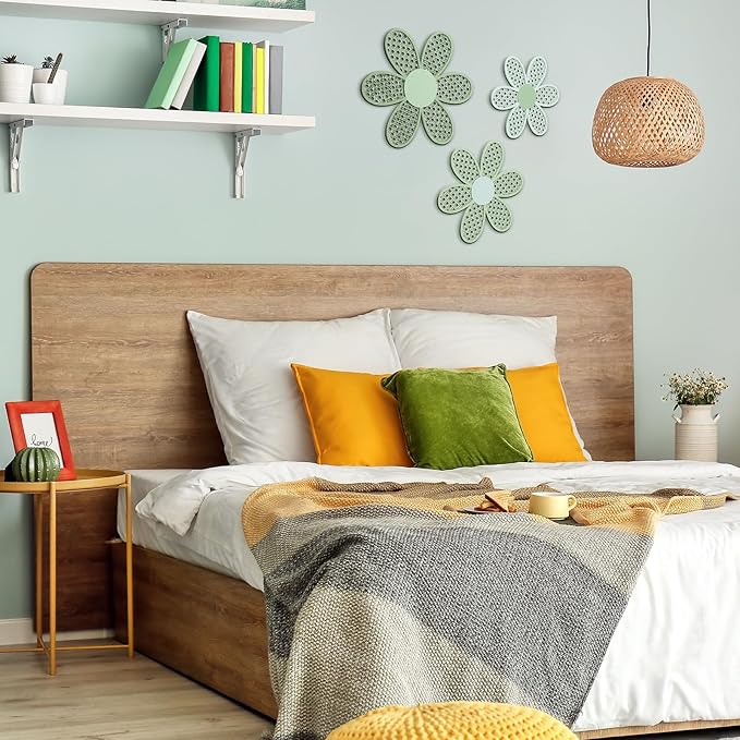 Maitys 3 Pieces Boho Daisy Wall Decor Natural Rattan Flower Wall Hanging Art Wooden Boho Art Nursery Flowers Farmhouse Hanging Decor for Home Office Nursery(Gradient Sage Green)