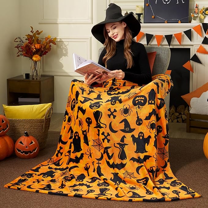 Joiedomi Halloween Throw Blanket Bats Soft Plush Cozy Flannel Halloween Blanket Decoration for Party Sofa Bed Living Room 50"x60"