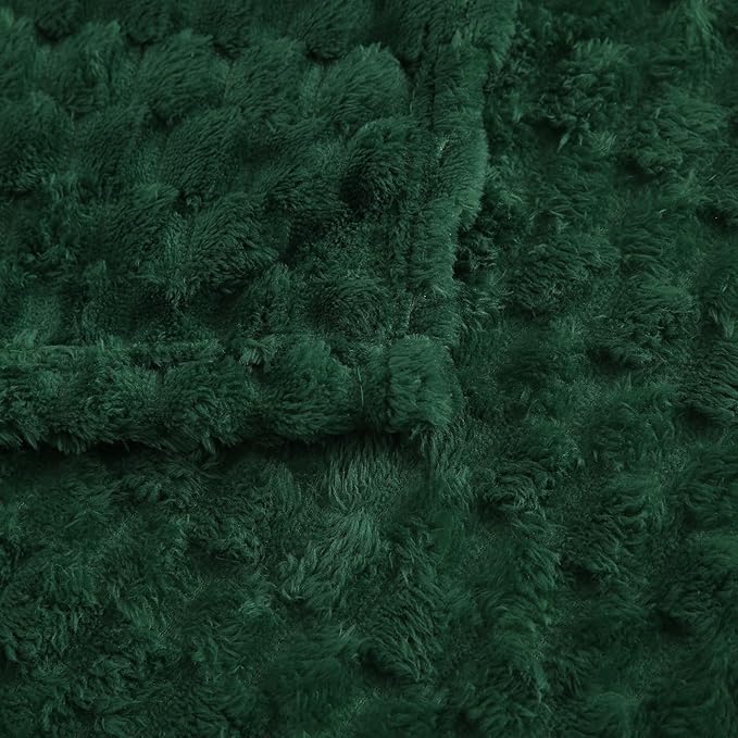 Puncuntex Dark Green Throw Blanket 60"×80" inches Fuzzy 3D Jacquard Decorative Flannel Fleece Super Soft Plush Cozy Blanket for Couch Sofa Chair Lightweight