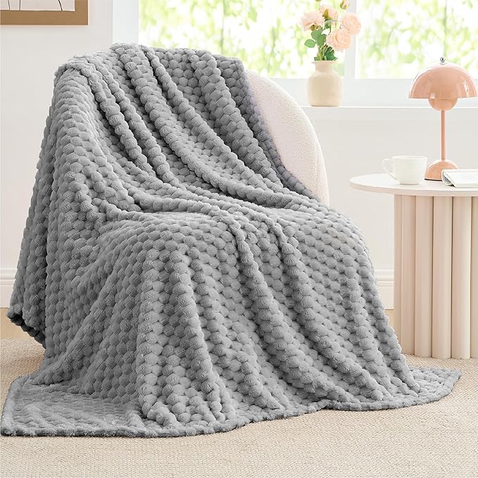 BEDELITE Fleece Blanket Twin Size for Bed Couch, 3D Jacquard Decorative Grey Throw Blanket, Soft and Cozy Warm Plush Fuzzy Throw All Seasons Suitable, 60x80Inches