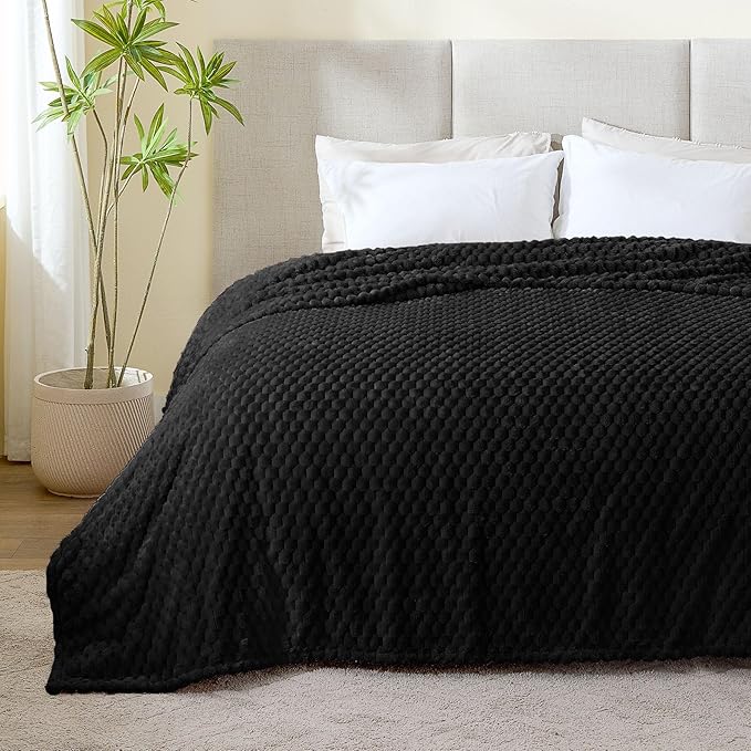 BEDELITE Fleece Blanket, Large Queen Size for Bed, 3D Jacquard Decorative Black Fuzzy Blanket, Soft and Cozy Warm Plush Fluffy Throw All Seasons Suitable, 90x90Inches