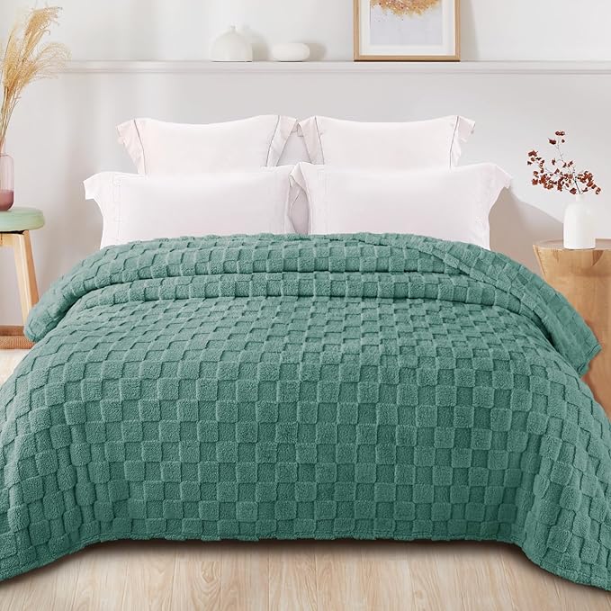 Exclusivo Mezcla King Size Flannel Fleece Blanket, Super Soft and Warm Lightweight Checkered Pattern Blankets for All Seasons, 90x104 Inches, Celadon