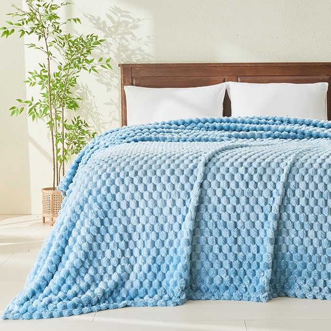 NEWCOSPLAY Super Soft King Blanket Blue Premium Silky Flannel Fleece 3D Clouds Stylish Jacquard Lightweight Bed Blanket All Season Use 350GSM (Blue, King(90"x110"))