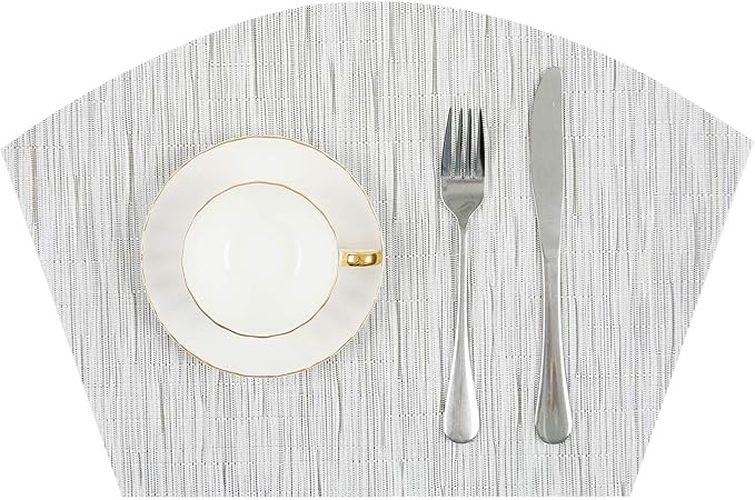 SHACOS Small Round Table Placemats Wedge Placemat Set of 4 Non Slip Heat Resistant Woven Vinyl Table Mats Wipe Clean Indoor Outdoor (4, Gray White)