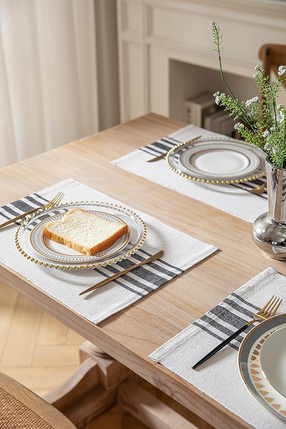 Placemats Set of 4 for Dining Table, Woven Cloth Place Mats for Kitchen Tabletop Décor, Handcrafted Machine Washable Cotton Table mats 13 x 19 Inch, Black and Beige