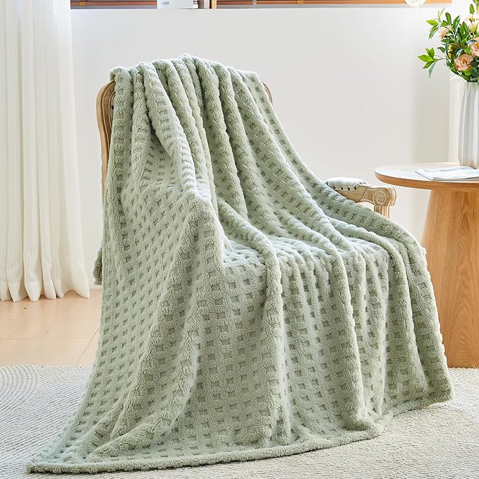 NEWCOSPLAY Super Soft Queen Blanket Green Premium Silky Flannel Fleece 3D Waffle Checkered Lightweight Bed Blanket All Season Use (Sage Green, Queen(90"x90"))