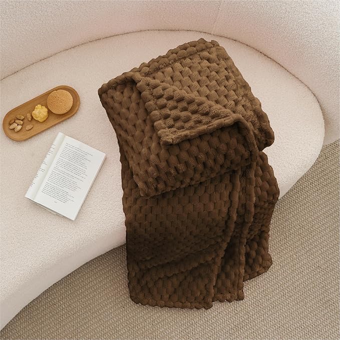 BEDELITE Fleece Blanket - 3D Jacquard Decorative Brown Throw Blankets for Couch & Bed, Soft and Cozy Warm Plush Fluffy Blanket All Seasons Suitable, 108x90Inches