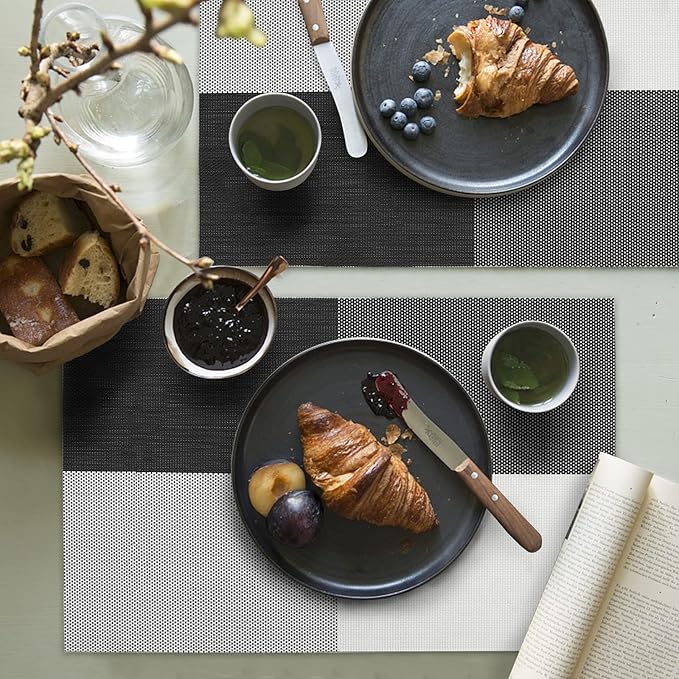 HeloHo Placemats Set of 6 Black and White Placemats Heat-Resistant Washable Vinyl Woven Table Mats Wipeable Placemat for Kitchen Dining Table Decoration Indoor Outdoor