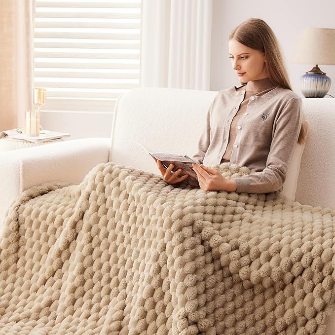 NEWCOSPLAY Super Soft King Blanket Brown Premium Silky Flannel Fleece 3D Clouds Stylish Jacquard Lightweight Bed Blanket All Season Use 350GSM (Brown, King(90"x110"))