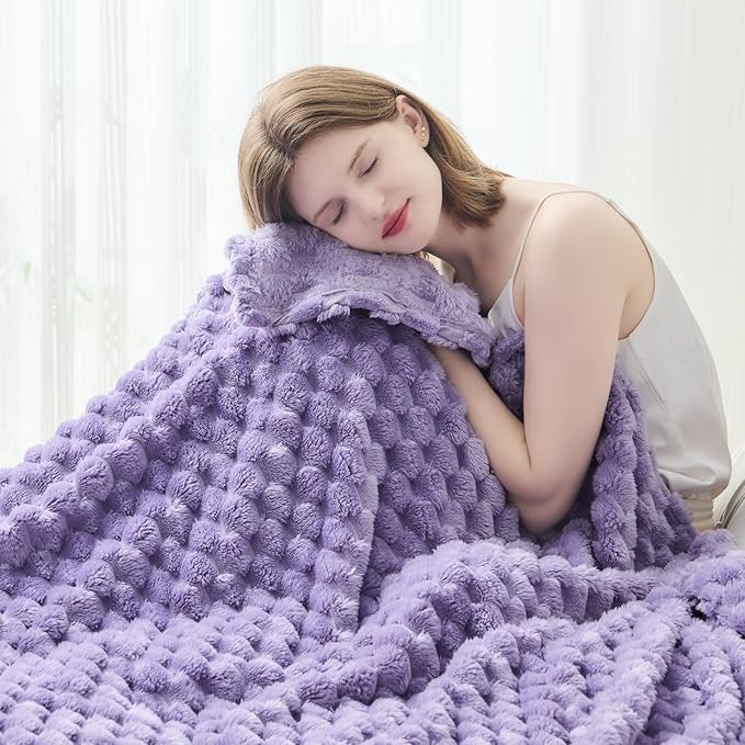 NEWCOSPLAY Super Soft Twin Blanket Lavender Premium Silky Flannel Fleece 3D Clouds Stylish Jacquard Lightweight Bed Blanket All Season Use 350GSM (Lavender, Twin(60"x80"))