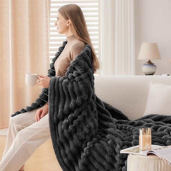 NEWCOSPLAY Super Soft Queen Blanket Grey Premium Silky Flannel Fleece 3D Ribbed Jacquard Lightweight Bed Blanket All Season Use (Grey Ribbed, Queen(90"x90"))