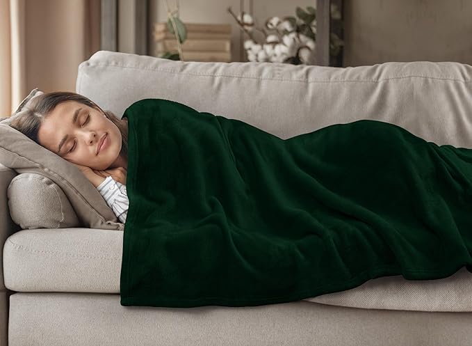 Utopia Bedding Forest Green Fleece Blanket Twin Size Lightweight Fuzzy Soft Anti-Static Microfiber Bed Blanket (90x66 Inch)