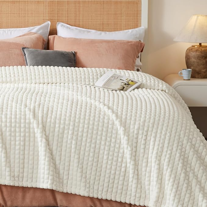 Bedsure King Size Blanket for Bed - Soft Fleece Blanket for Living Room, Cozy Large Fleece Throws for All Seasons, White, 108x90 Inches
