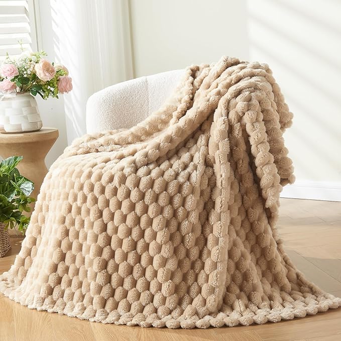 NEWCOSPLAY Super Soft King Blanket Brown Premium Silky Flannel Fleece 3D Clouds Stylish Jacquard Lightweight Bed Blanket All Season Use 350GSM (Brown, King(90"x110"))
