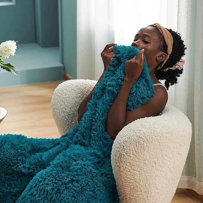 Bedsure Fluffy Turquoise Teal Blankets Queen Size for Bed, Thick Sherpa Faux Fur Fleece Fuzzy Plush Winter Warm Soft Full Queen Blankets, Bedroom Decor Teal Gifts Cozy Gifts for Women Men, 90x90