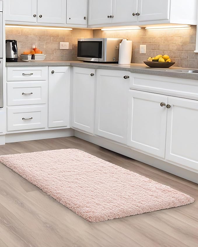 ILANGO Pink Bathroom Rugs 32" × 20" Non Slip & Super Absorbent Extra Thick Soft, Washable Bath Mat for Floor, Microfiber Plush Shaggy Bath Rug with Rubber for Bathtub Shower Room Sink