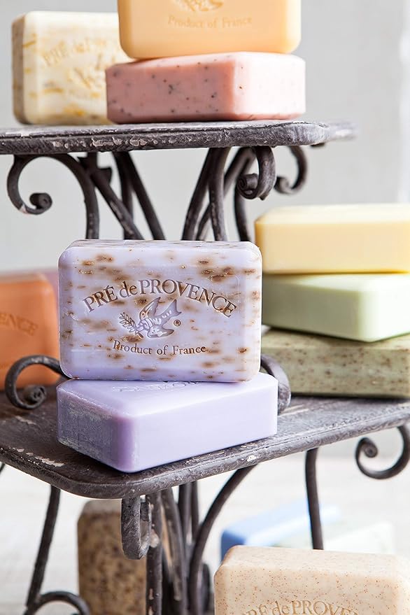 Pre de Provence Artisanal Soap Bar, Natural French Skincare, Enriched with Organic Shea Butter, Quad Milled for Rich, Smooth & Moisturizing Lather, White Gardenia, 5.3 Ounce