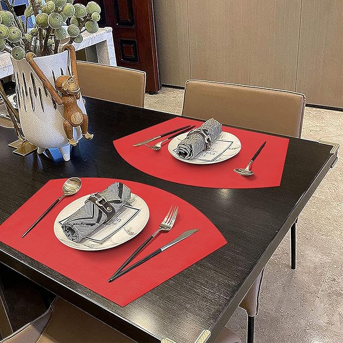 SHACOS Large Size Wedge Shape Placemats with Centerpiece Round Mat Set of 5 Round Table Place Mats Washable Dining Table Placemats Reversible, Red