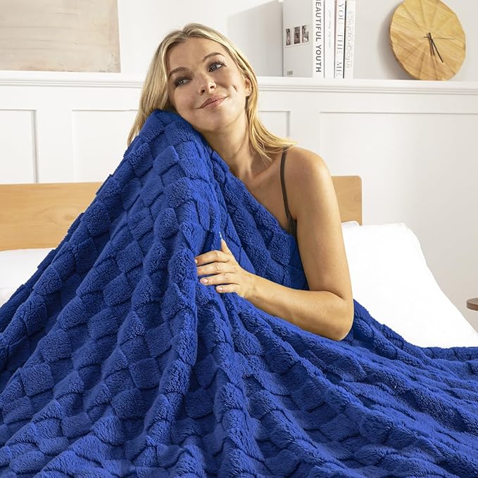 Exclusivo Mezcla Fleece Throw Blanket for Couch,Super Soft and Warm Lightweight Checkered Pattern Blankets for All Seasons, 50x60 Inches, Cobalt Blue