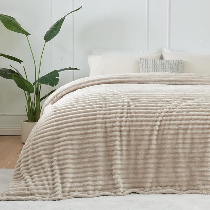 NEWCOSPLAY Super Soft Queen Blanket Linen Premium Silky Flannel Fleece 3D Ribbed Jacquard Lightweight Bed Blanket All Season Use (Linen Ribbed, Queen(90"x90"))