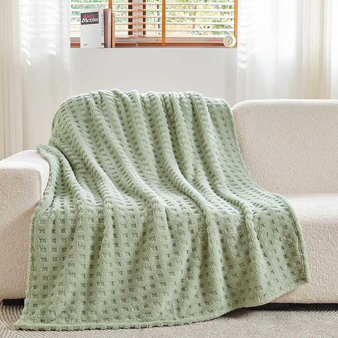 NEWCOSPLAY Super Soft Queen Blanket Green Premium Silky Flannel Fleece 3D Waffle Checkered Lightweight Bed Blanket All Season Use (Sage Green, Queen(90"x90"))