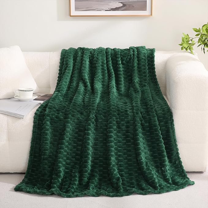Puncuntex Dark Green Throw Blanket 60"×80" inches Fuzzy 3D Jacquard Decorative Flannel Fleece Super Soft Plush Cozy Blanket for Couch Sofa Chair Lightweight