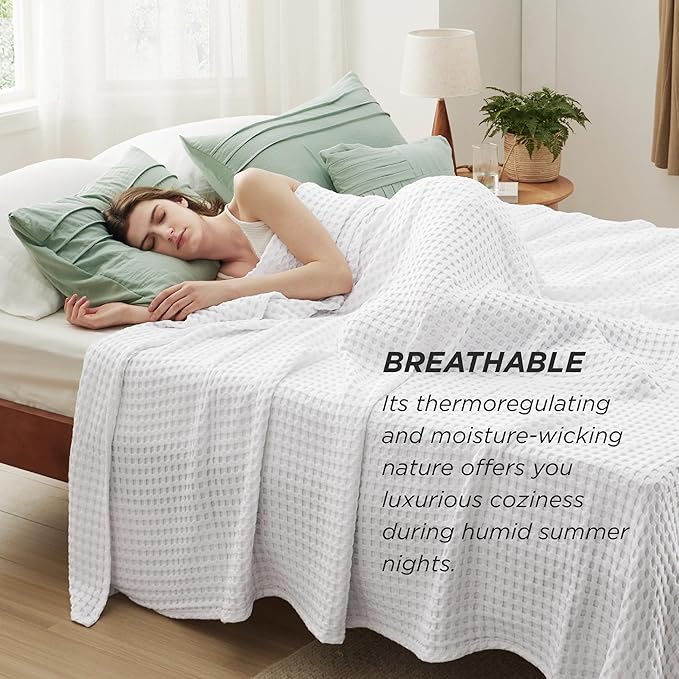 Bedsure Cooling Cotton Waffle Queen Size Blanket - Lightweight Breathable Blanket of Rayon Derived from Bamboo for Hot Sleepers, Luxury Throws for Bed, Couch and Sofa, Green, 90x90 Inches