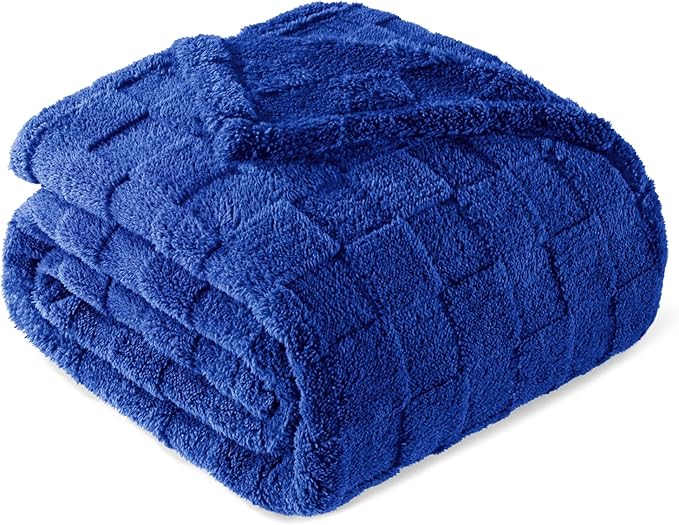 Exclusivo Mezcla King Size Flannel Fleece Blanket, Super Soft and Warm Lightweight Checkered Pattern Blankets for All Seasons, 90x104 Inches, Cobalt Blue