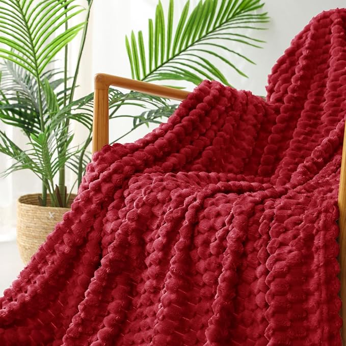 Exclusivo Mezcla King Size Soft Fleece Blanket, 90x104 Inches Stylish Jacquard Velvet Blanket for Bed, Fuzzy Cozy Lightweight for All Season, Deep Red