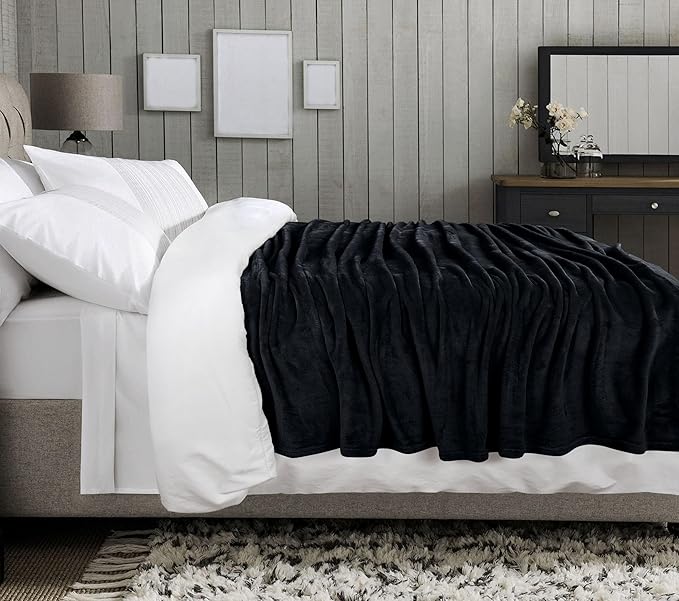 Utopia Bedding Black Fleece Blanket Full Size Lightweight Fuzzy Soft Anti-Static Microfiber Bed Blanket (90x84 Inch)
