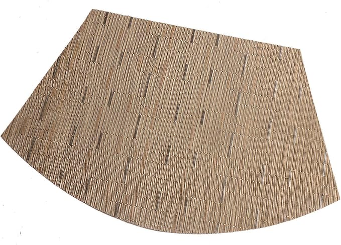 SHACOS Round Table Placemats Set of 4 Wedge Shape Woven Vinyl Place Mats Heat Resistant Wipe Clean Round Table Mats Home Table Decor (4, Tan)