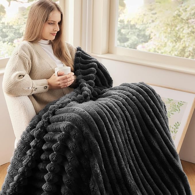 NEWCOSPLAY Super Soft Twin Blanket Grey Premium Silky Flannel Fleece 3D Ribbed Jacquard Lightweight Bed Blanket All Season Use (Grey Ribbed, Twin(60"x80"))