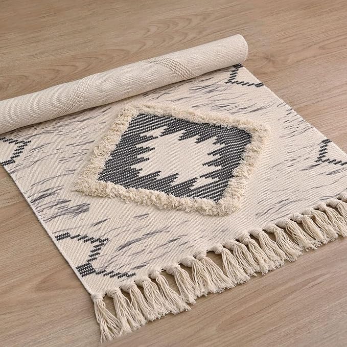 Boho Runner Rug, Washable Hallway Rug Runner Non Slip Rubber Backed, Kitchen Farmhouse Area Rug Floor Mat with Tassels, Tufted Woven Cotton Entryway Carpet (Grey, 2.3'x3.8')