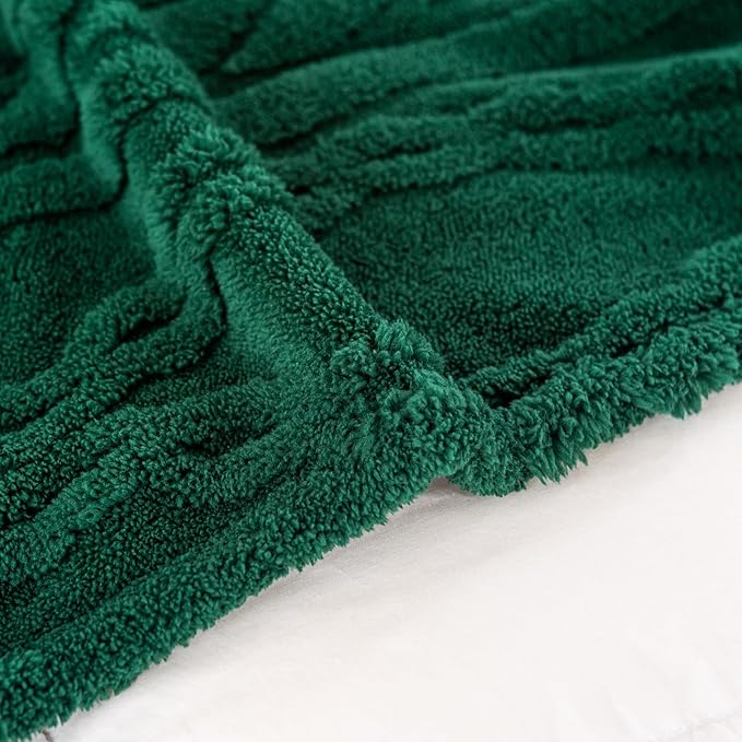 YUSOKI Sherpa Queen Size Blanket(Without Pillows)-3D Stylish Design Cozy Plush Fluffy Blankets for Teen Girls Women Couch Bed Sofa Chair Gift(Forest Green,90"x90")