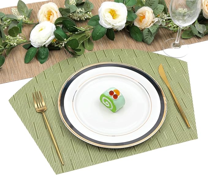 SHACOS Large Size Wedge Shape Placemats with Centerpiece Round Mat Set of 5 Round Table Place Mats Washable Dining Table Placemats Reversible, Green