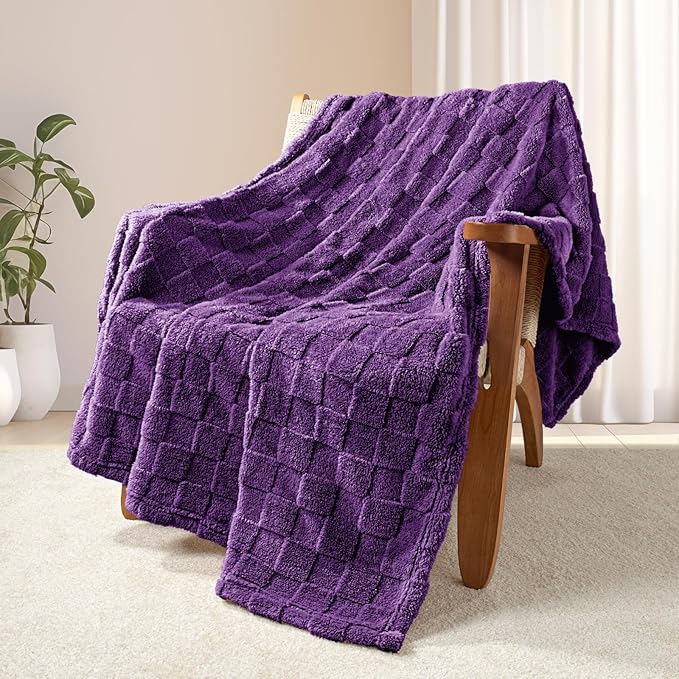 Exclusivo Mezcla Fleece Throw Blanket for Couch,Super Soft and Warm Lightweight Checkered Pattern Blankets for All Seasons,50x60 Inches, Purple