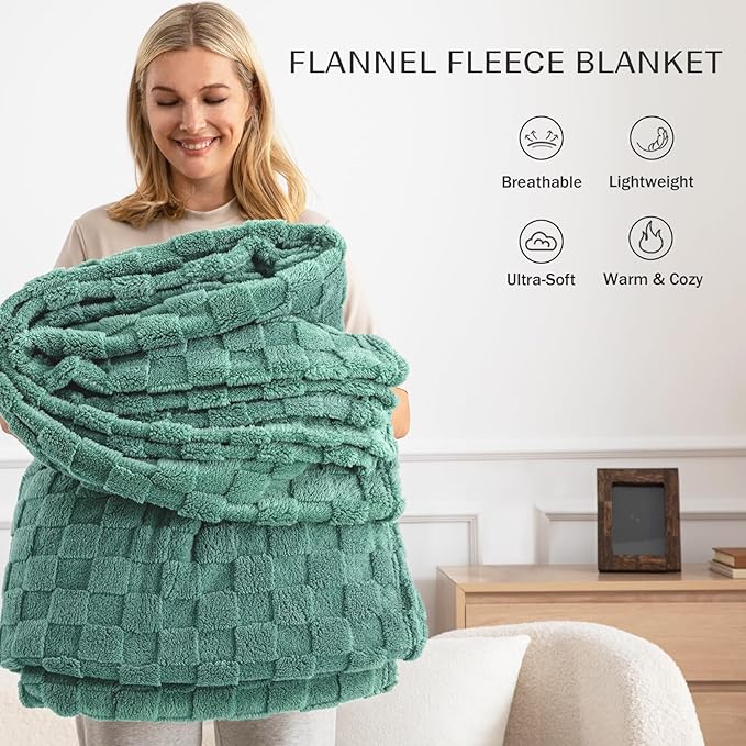 Exclusivo Mezcla Fleece Throw Blanket for Couch,Super Soft and Warm Lightweight Checkered Pattern Blankets for All Seasons,50x60 Inches, Celadon