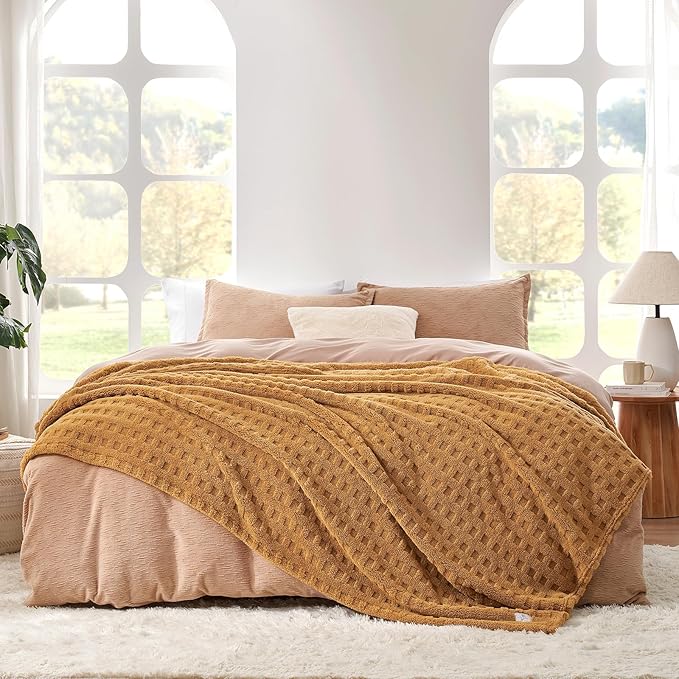 Cozy Bliss Soft King Size Waffle Blanket - Lightweight Cozy Blankets Gift for Women,Cute Checkered Throws Blanket for Bed, Couch and Sofa,Brown,108x90 Inches