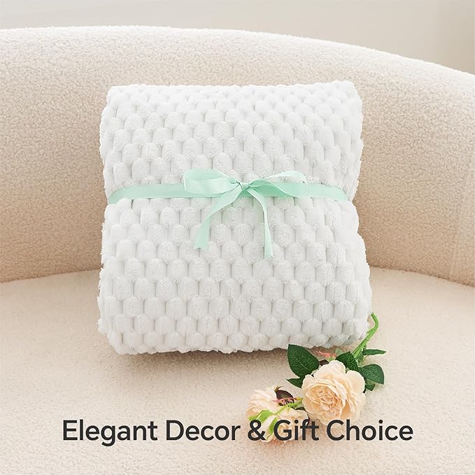 BEDELITE Fleece Throw Blanket for Couch & Bed - 3D Jacquard Decorative White Blanket, Super Soft and Cozy Warm Fuzzy Blanket All Seasons Suitable, 50x60Inches