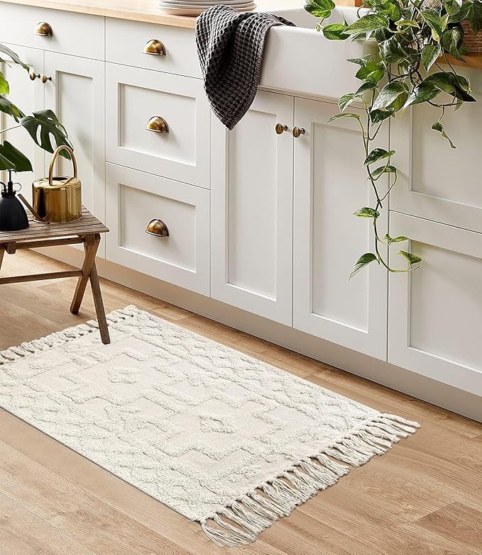 Uphome Boho Bathroom Rug 2' x 3', Washable Small Farmhouse Bedroom Rugs with Tassels, Beige Geometric Bath Mats for Home Decor, Cotton Woven Moroccan Tufted Throw Rug for Entryway Front Door Kitchen