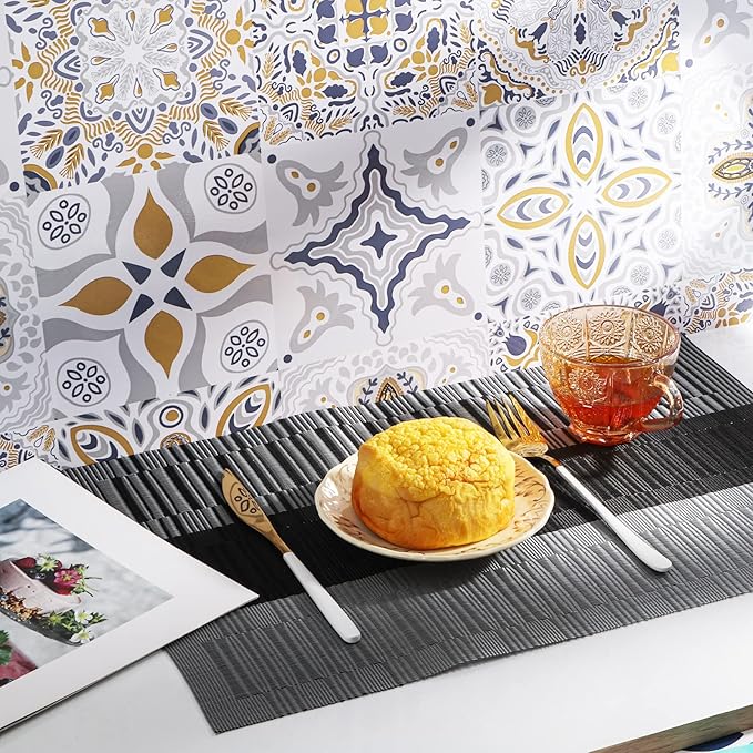 HeloHo Black Grey Stripe Placemats Set of 8, Heat-Resistant Washable Placemats Non-Slip Vinyl Woven Table Mats Wipeable Placemat for Kitchen Dining Table Decoration Indoor Outdoor