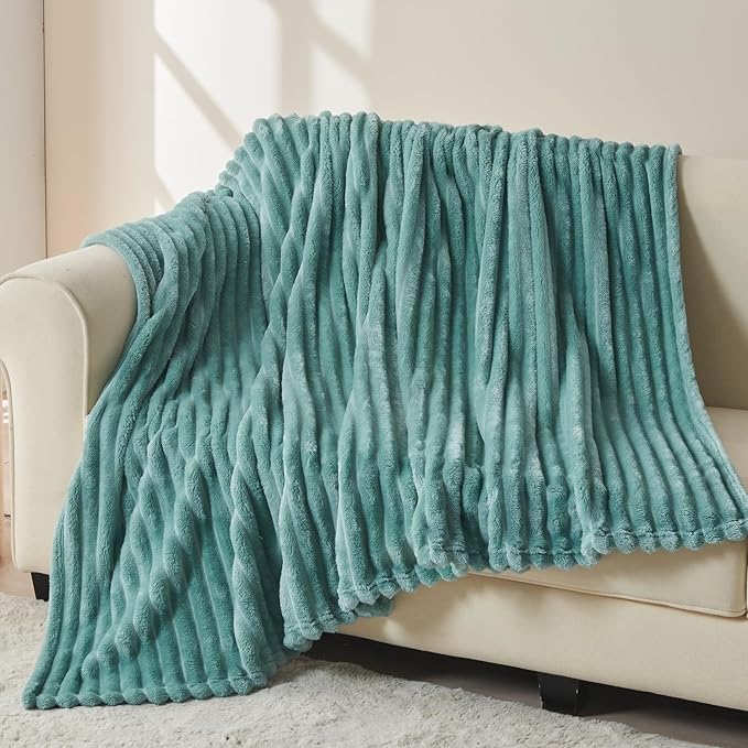 NEWCOSPLAY Super Soft Throw Blanket Mint Green Premium Silky Flannel Fleece 3D Ribbed Jacquard Lightweight Bed Blanket All Season Use (Mint Green Ribbed, Throw(50"x60"))