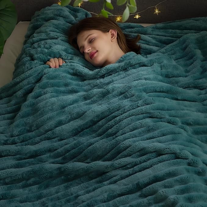 NEWCOSPLAY Super Soft Queen Blanket Light Teal Premium Silky Flannel Fleece 3D Ribbed Jacquard Lightweight Bed Blanket All Season Use (Light Teal Ribbed, Queen(90"x90"))
