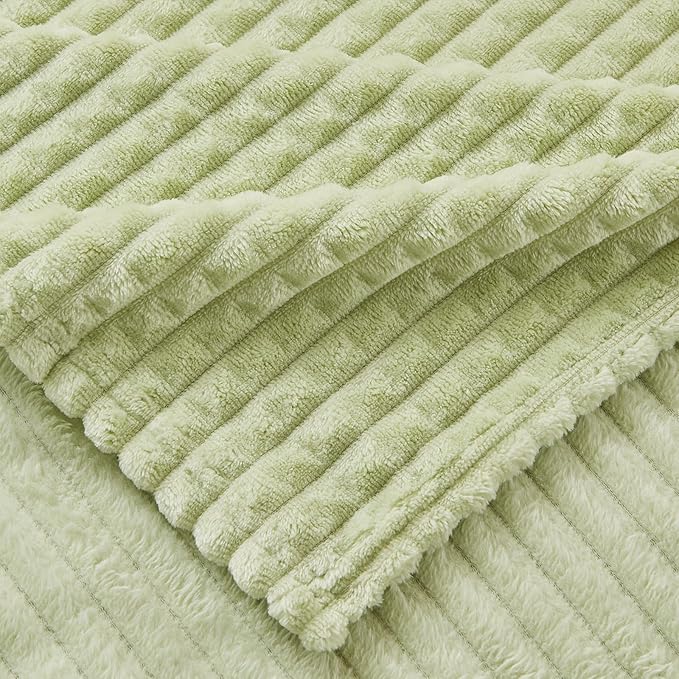 EMME Fleece Throw Blanket Luxury Flannel for Couch Bed Sofa Chair, Soft, Plush, Warm and Cozy Blanket with Geometric Grid Design (Sage Green, 60'' x 80'')