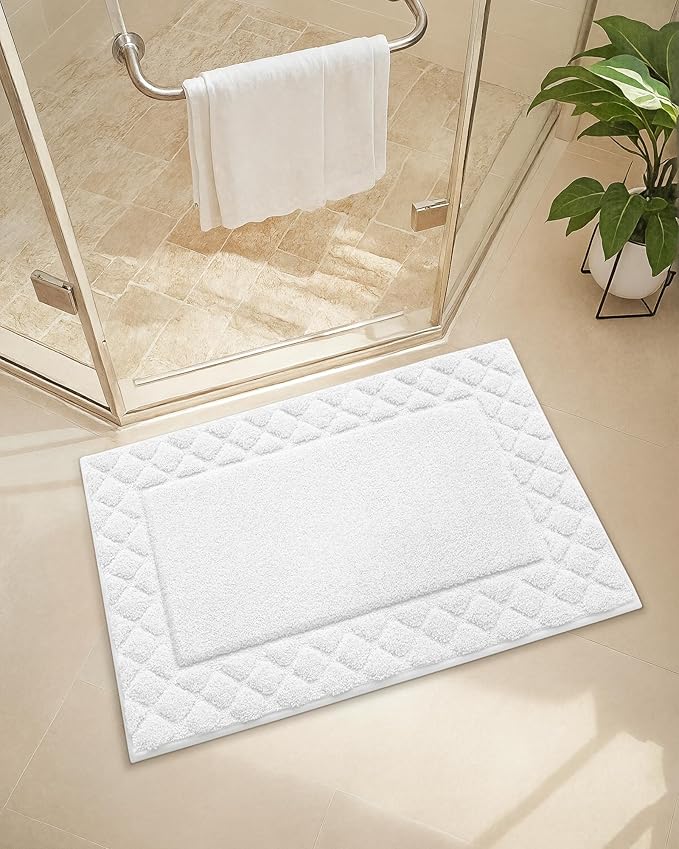 Color&Geomety Bath Mats for Bathroom Non Slip 17"x30", Absorbent White Bathroom Rugs Washable, Luxury Bathroom Mat Shower Mat Outside Shower