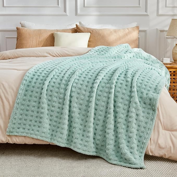 NEWCOSPLAY Super Soft Throw Blanket Green Premium Silky Flannel Fleece 3D Waffle Checkered Lightweight Bed Blanket All Season Use (New Sage Green, Throw(50"x70"))