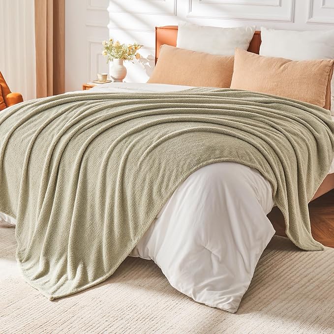EMME Fluffy Soft Blanket Throw Size - 50"*60" Green Soft Fluffy Warm Throw Blankets for Couch, Sofa, Chair, Bed, Camping, Picnic, Travel Lightweight Bed Blanket