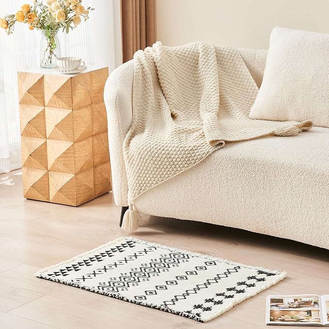 Douceur Boho Bath mat for Bathroom Floor Non Slip, Acrylic Blend Cute Bath Rugs with Tassels, Black and Cream White Tribal Ethnic Pattern Farmhouse Bathroom Rugs, 24" x 36"