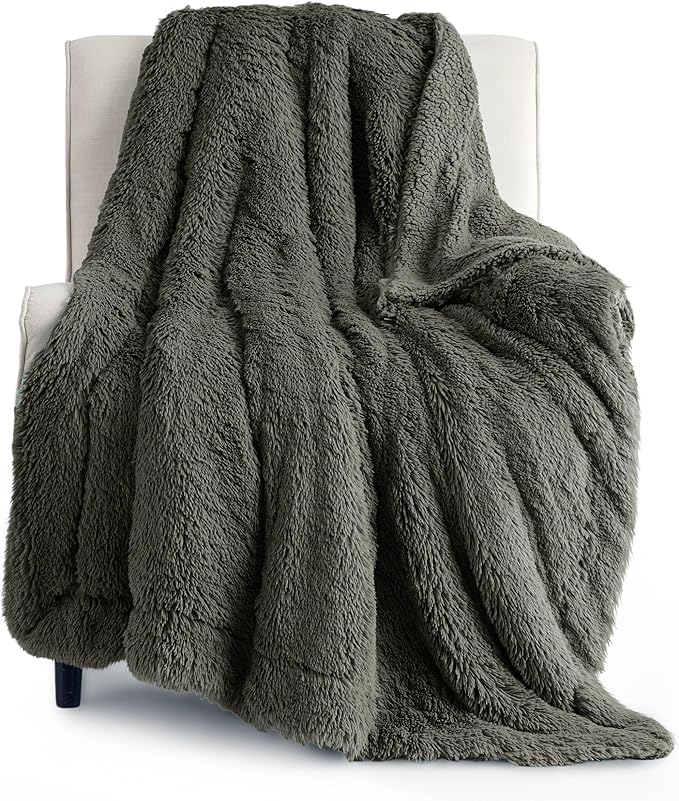 Bedsure Fluffy Olive Green Throw Blanket Gifts for Women, Men, Soft Fleece Cozy Fuzzy Sherpa Plush Warm Minky Thick Faux Fur Throws for Couch, Dark Green Decor House Blanket Gifts for Her, 50x60